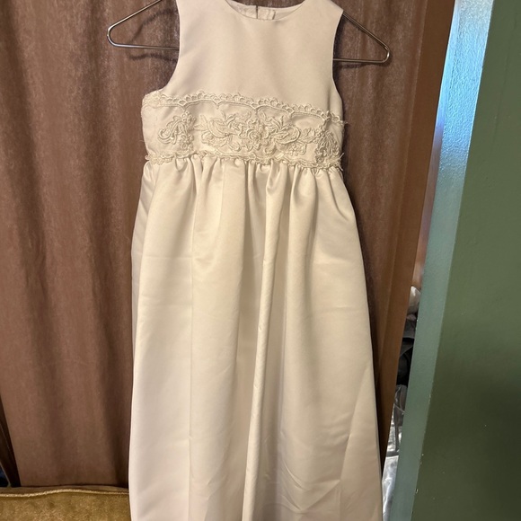 The Sweetie Collection Girl’s Formal White Dress - Picture 1 of 6
